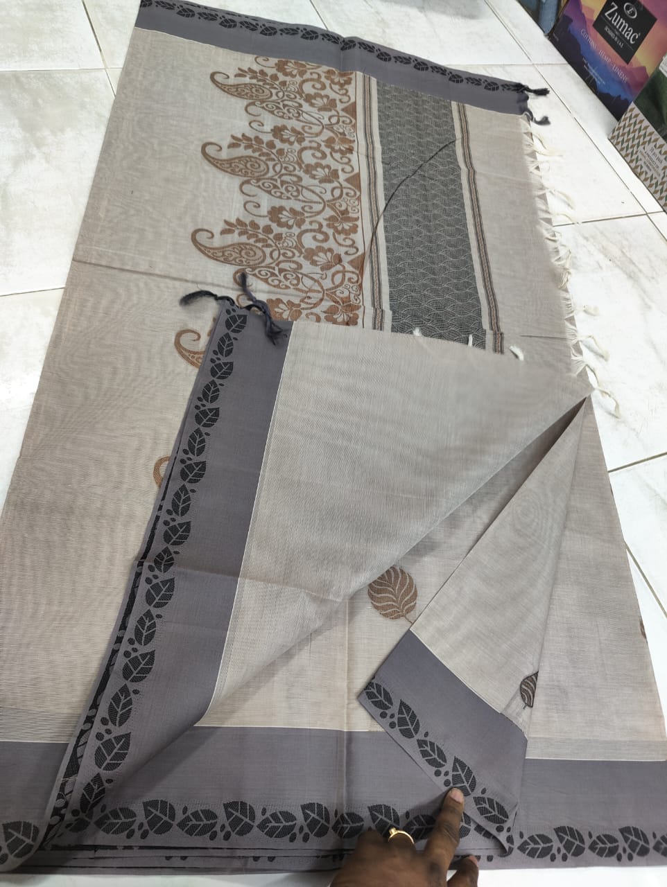 Hand woven  Pure 80 Count Cotton Saree