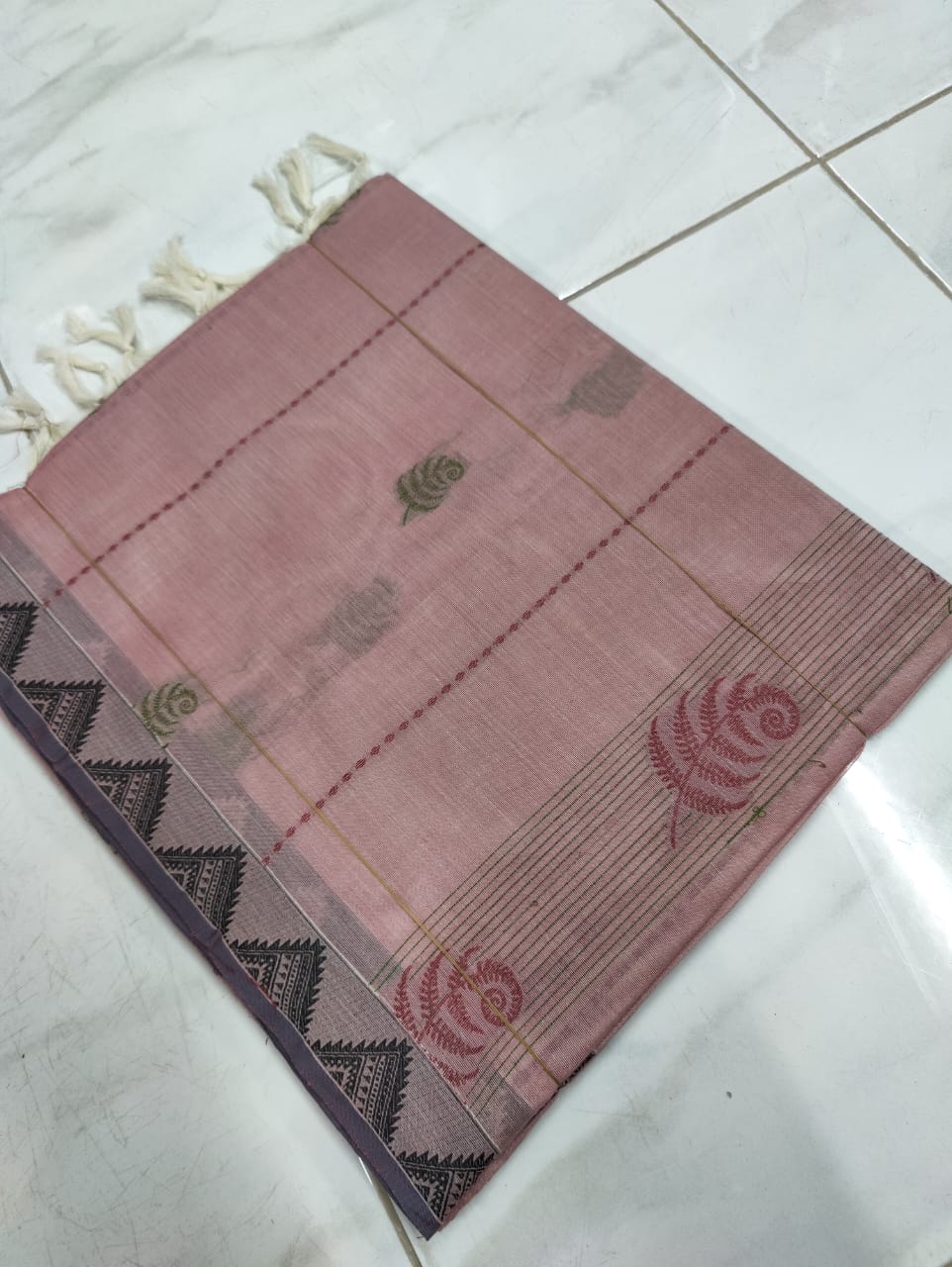 Hand woven  Pure 80 Count Cotton Saree