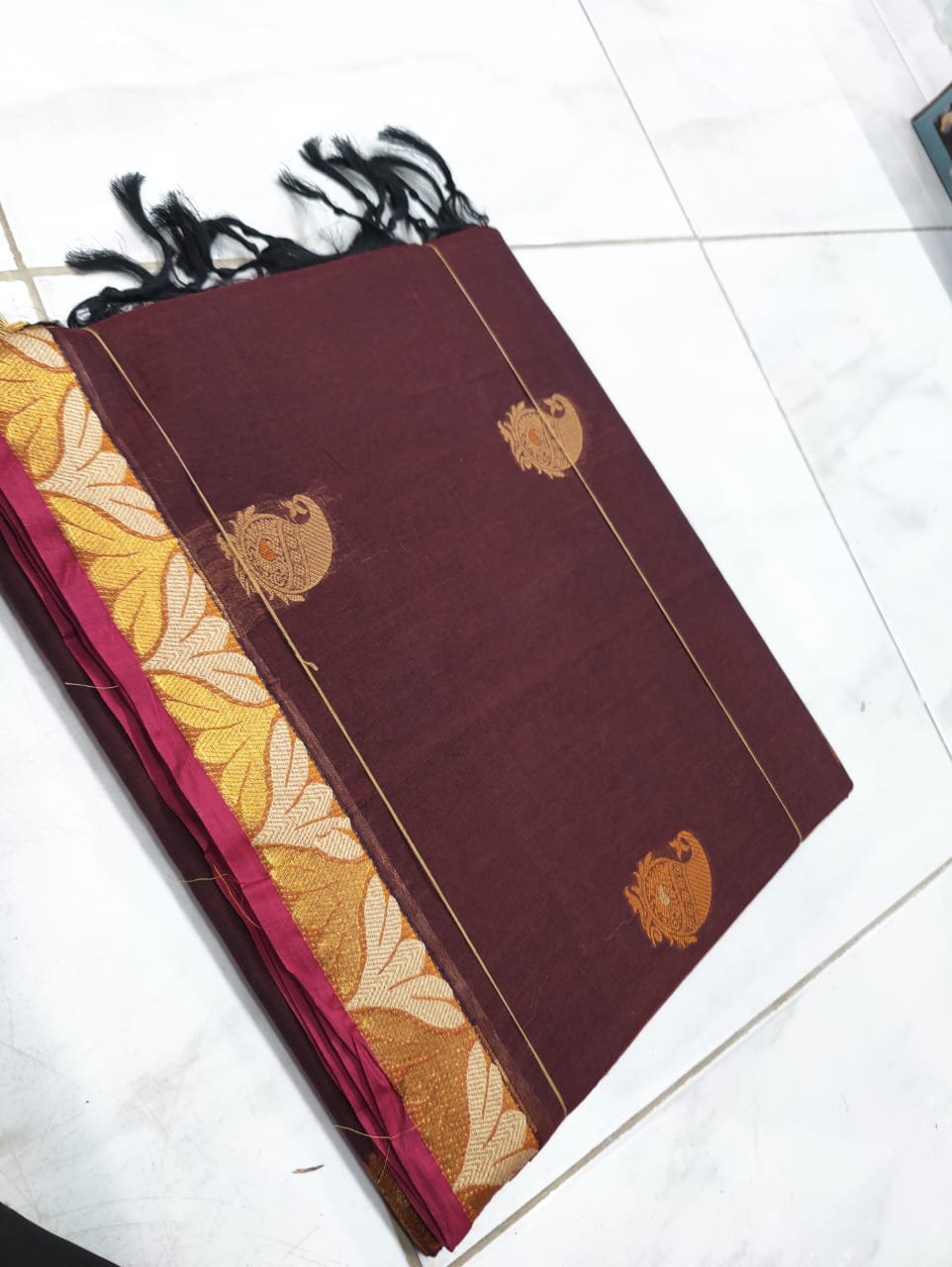 Hand woven  Pure 80 Count Cotton Saree