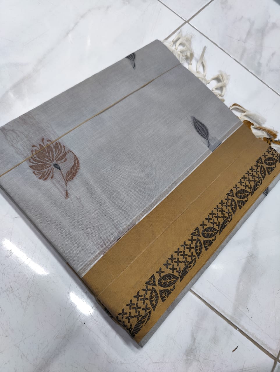 Hand woven  Pure 80 Count Cotton Saree