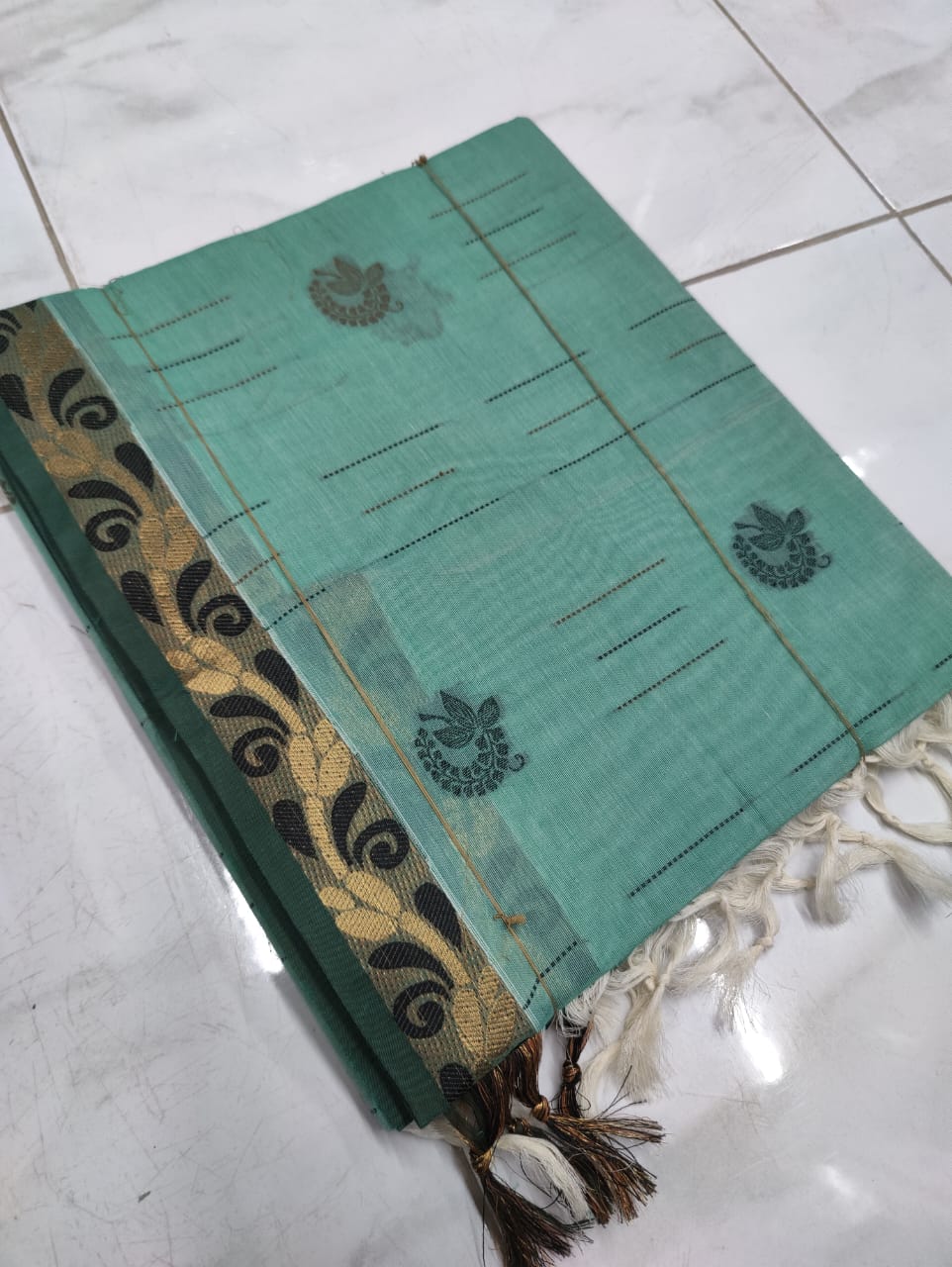 Hand woven  Pure 80 Count Cotton Saree