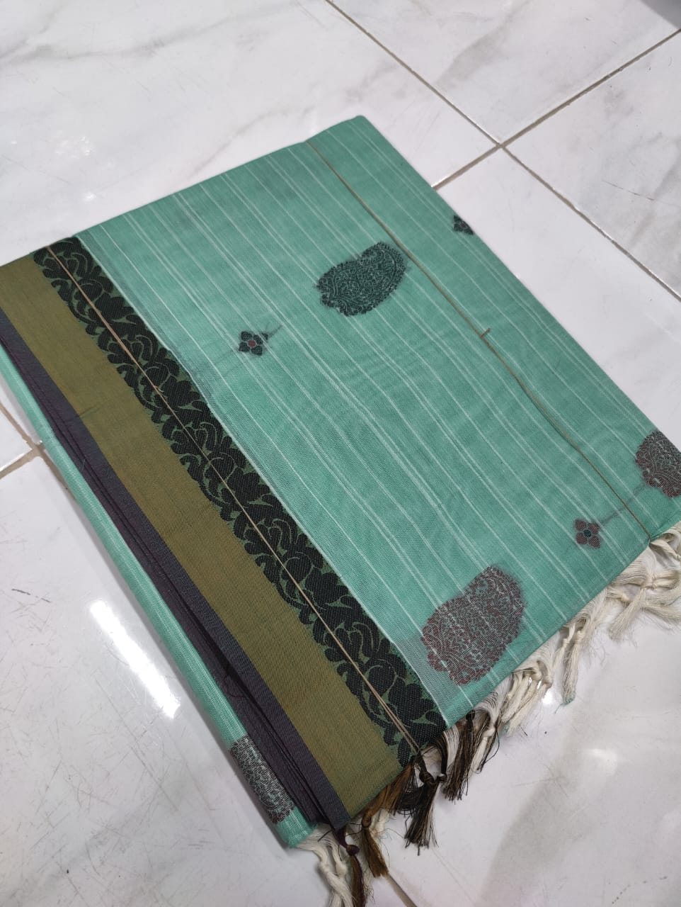 Hand woven  Pure 80 Count Cotton Saree
