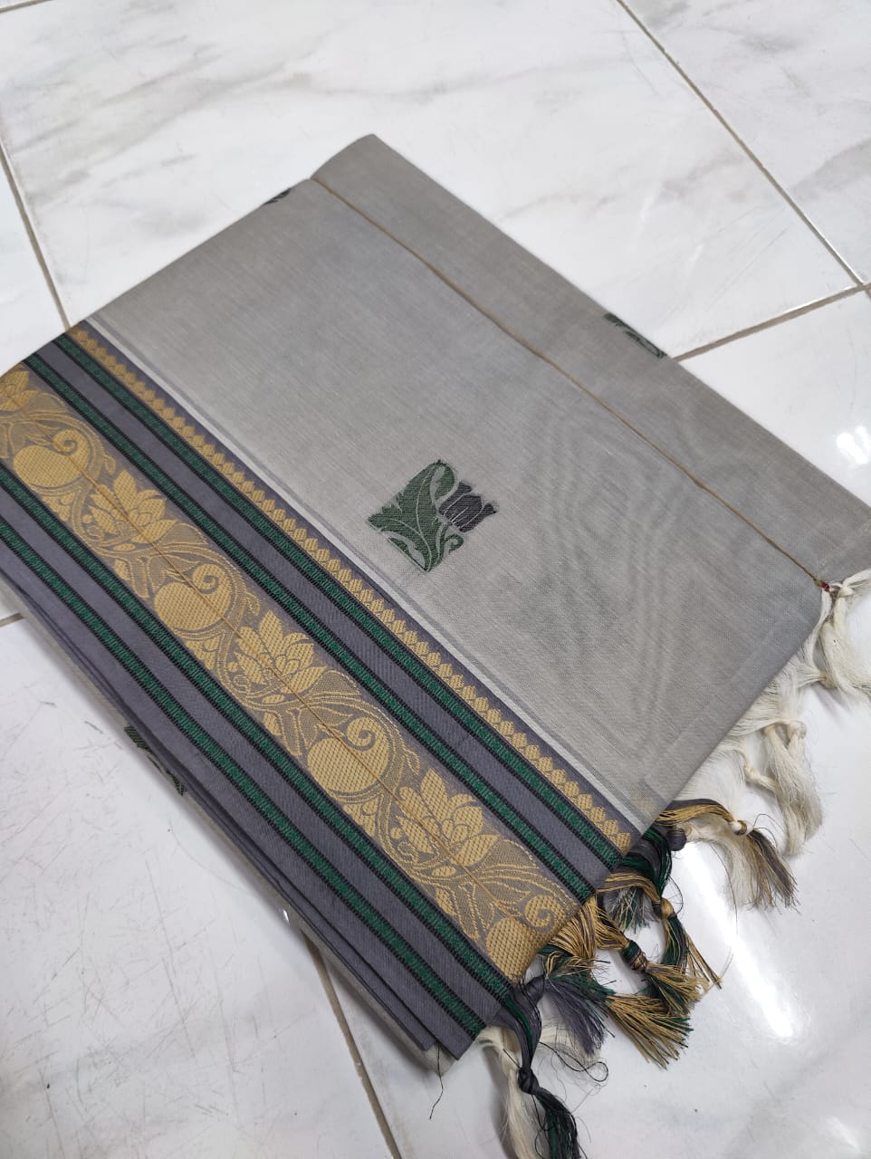 Hand woven  Pure 80 Count Cotton Saree